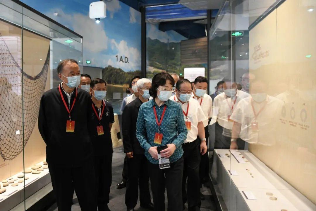 揭秘，2025年澳門(mén)掛牌正版掛牌價(jià)格預(yù)測(cè)，揭秘澳門(mén)掛牌正版掛牌價(jià)格預(yù)測(cè)，展望2025年趨勢(shì)分析